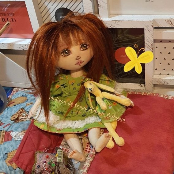 Muñeca de Tela  técnica de pintura de carita